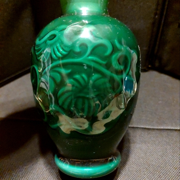 🌿💚🌿 Delightful Vintage 80's Avon Petite Forest Green Faux Jade Fragrance Vase - Picture 3 of 15